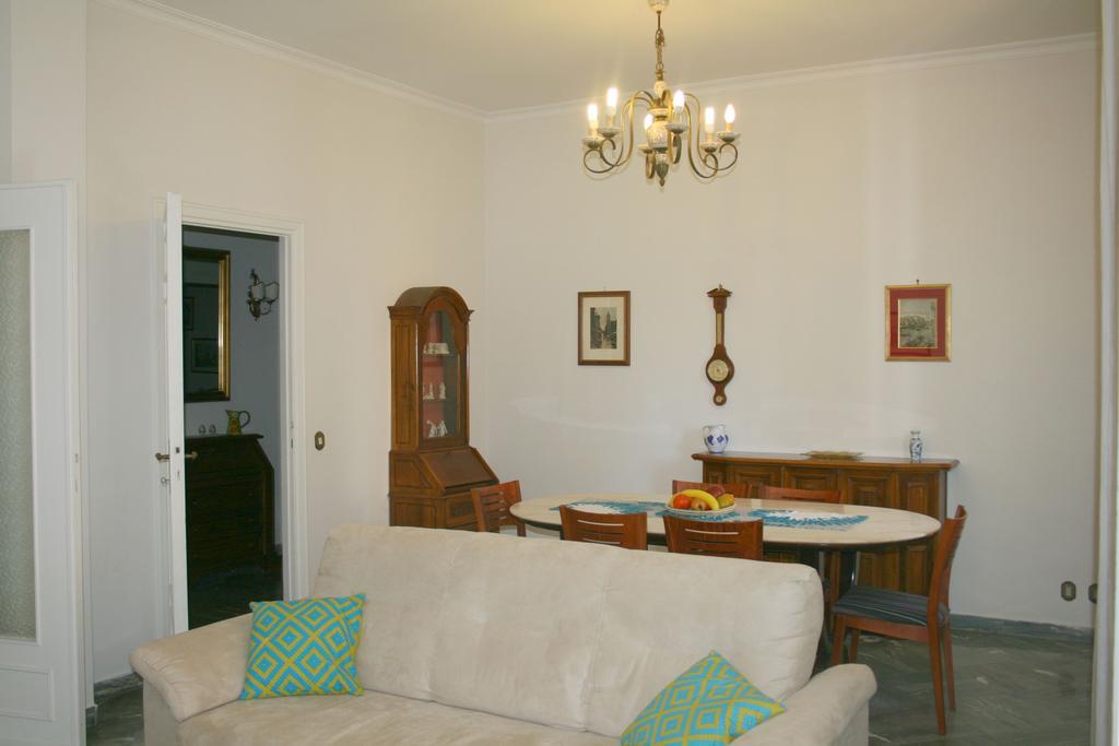 Busi Apartment Rome Bilik gambar