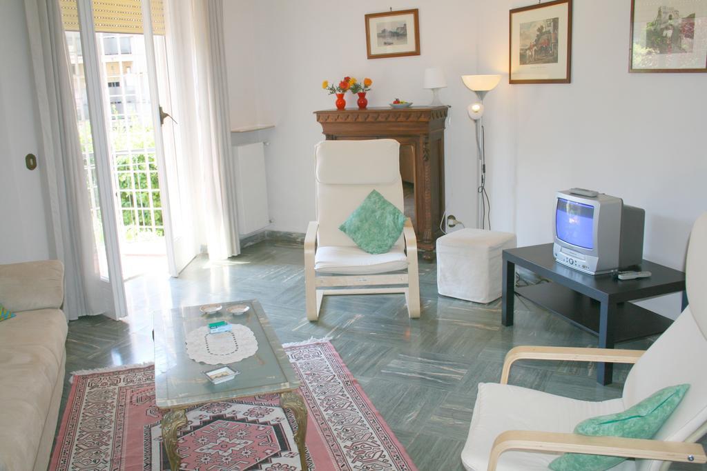 Busi Apartment Rome Bilik gambar